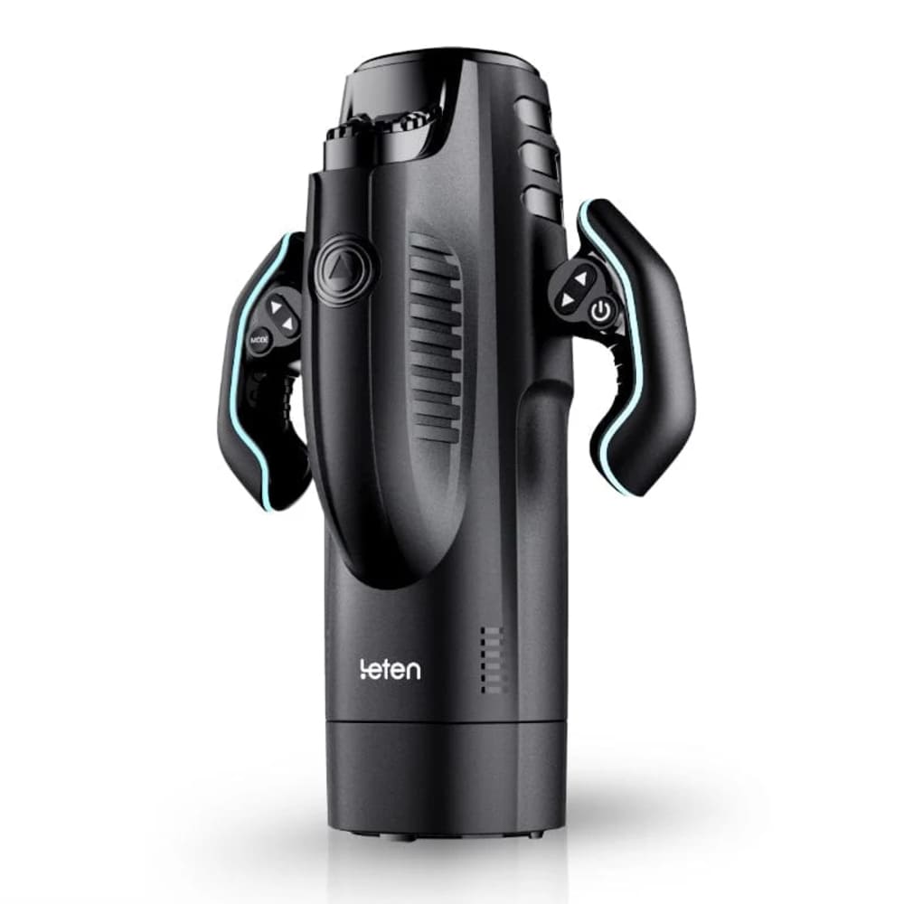 Bermuda-Sucking-Thrusting-Male-Masturbator